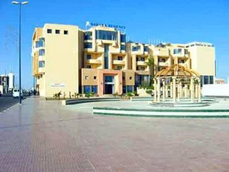 Hotel Sahara Regency Дакла Екстериор снимка
